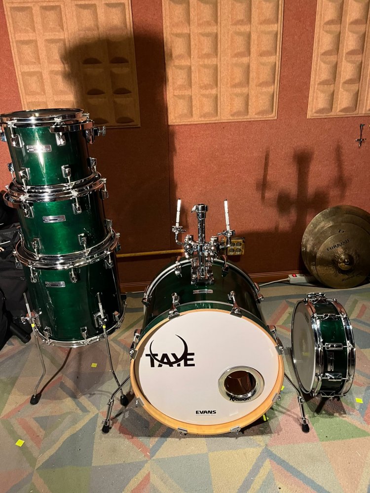 TAYE. bateria completa.jpeg