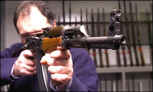 _1491194_010814armas300.jpg