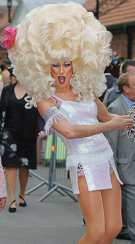 blond-dragqueen1.jpg