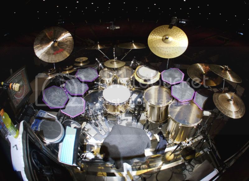 800px-Danny_Carey_Kit.jpg